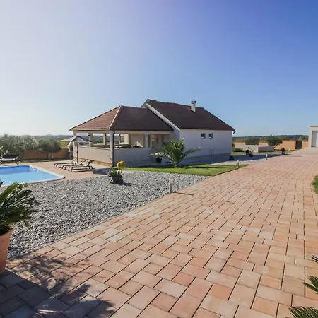 Zrilic Zadarvillas Вилла