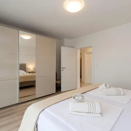 Zrilic Zadarvillas * Perusic Benkovacki