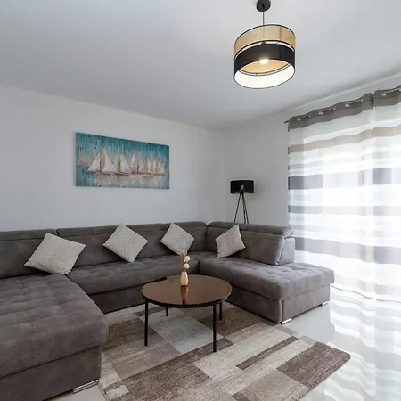 Zrilic Zadarvillas * Perusic Benkovacki